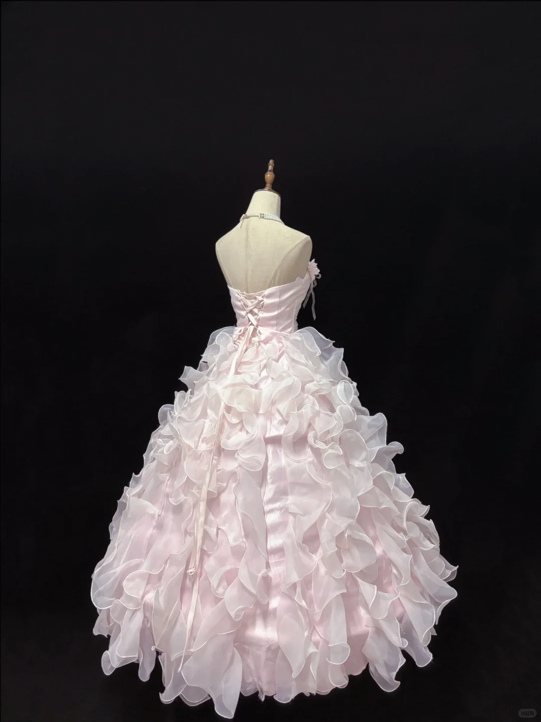 Blush Pink Strapless Romantic Dress with Floral Appliqués, Cinched Waist, Voluminous Wavy Princess Skirt, Wedding Gown gh8091