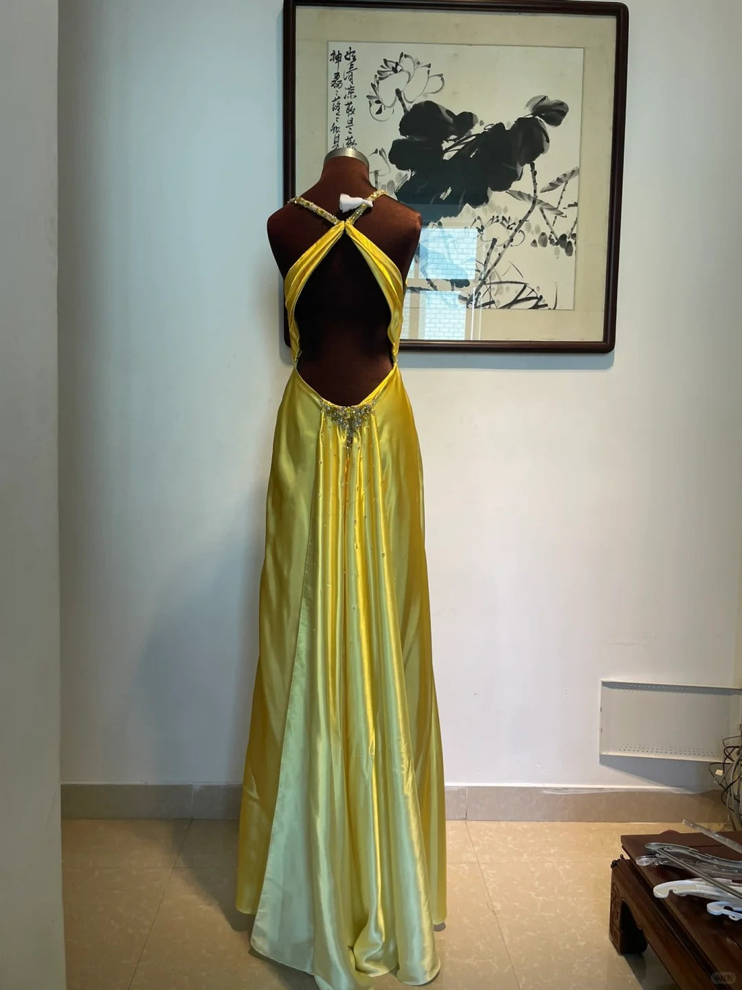 Robe de soirée longue en satin jaune avec strass, élégante et dos nu, tenue de bal, d'anniversaire, gh4947