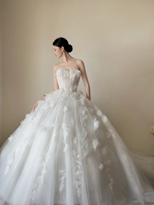 girlhomeshops- Vintage White 3D Floral Strapless Long Train Court Style Wedding Gown gh6093