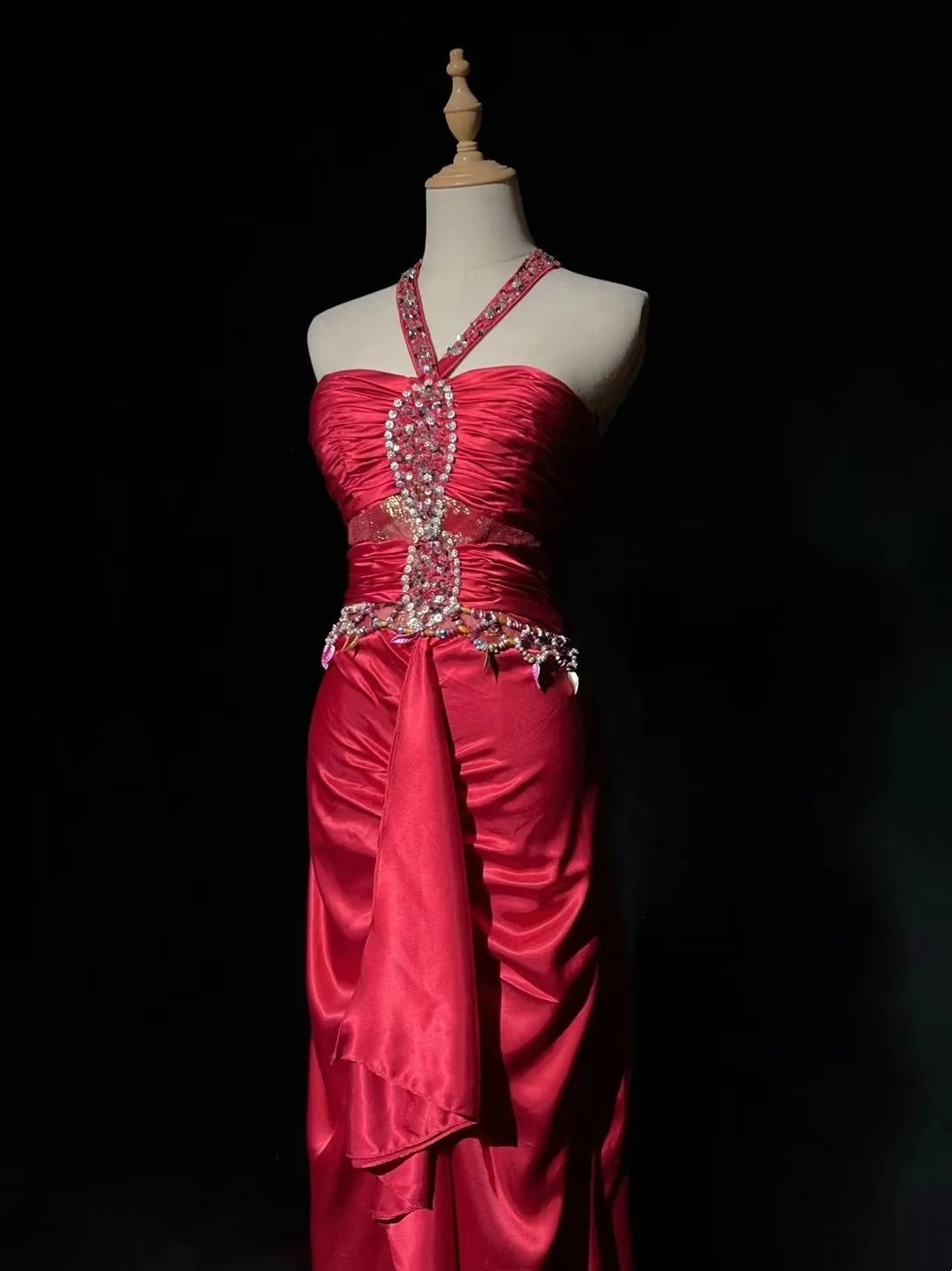 girlhomeshops-Pinkes, zartes, perlenbesetztes, langes Satin-Abendkleid gh6241
