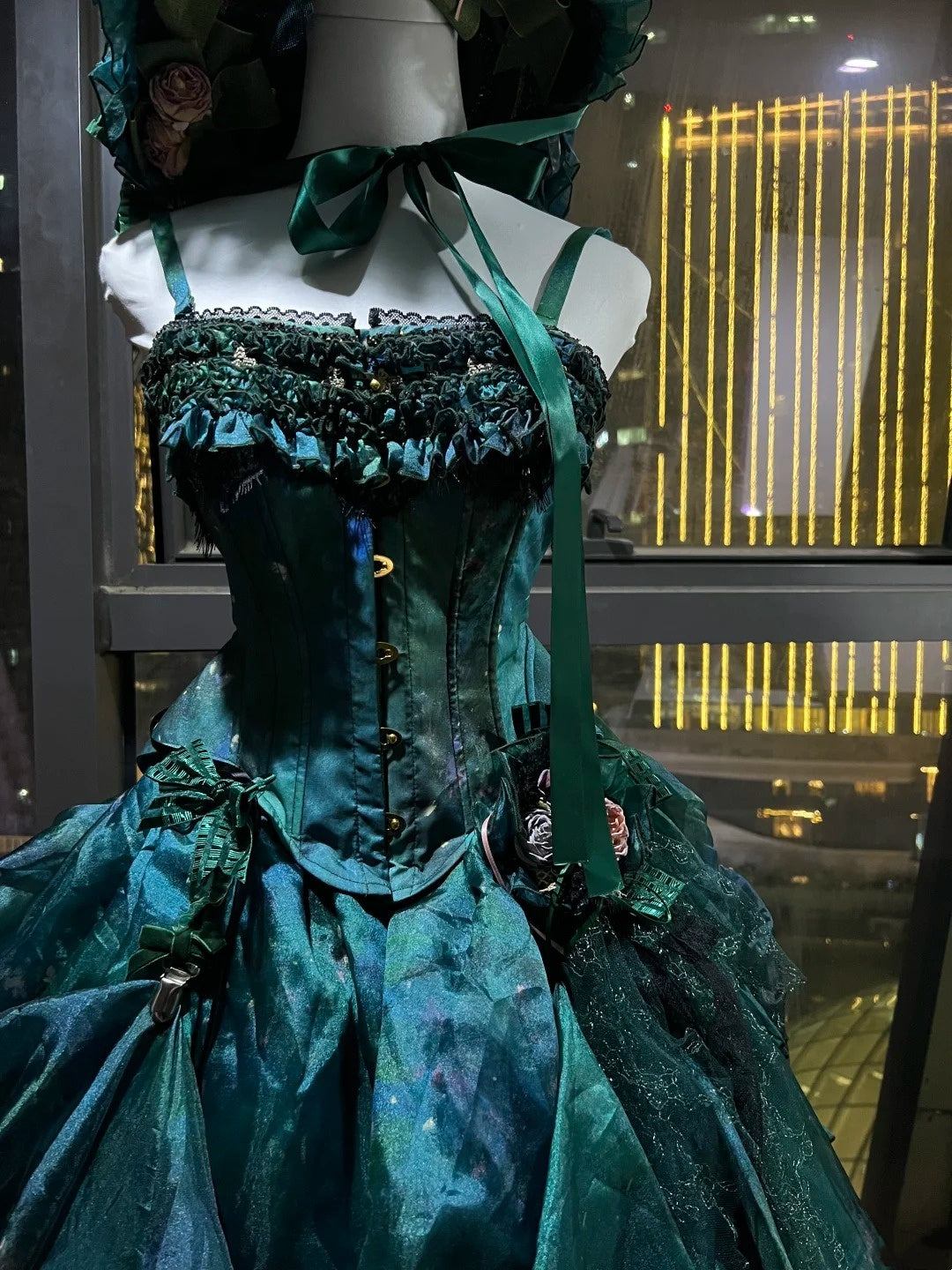 Strahlend und atemberaubend: Wunderschönes langes Abendkleid „Manor Princess“ in Smaragdgrün (gh6729)