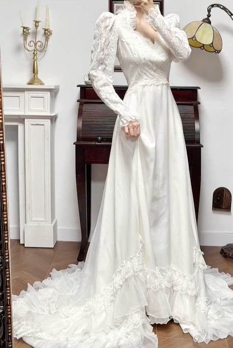 Ivory Vintage Ruffled‑V‑Neck Lace Puff‑Sleeve Diagonal‑Ruffle Long Train Wedding Dress gh8776