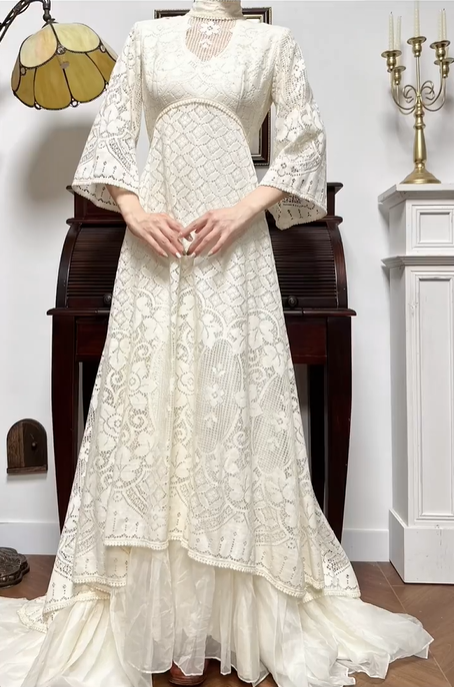 Ivory Vintage Mock‑Neck Bell‑Sleeve Full‑Lace Empire‑Waist Two‑Layer Short Train Wedding Dress gh8783