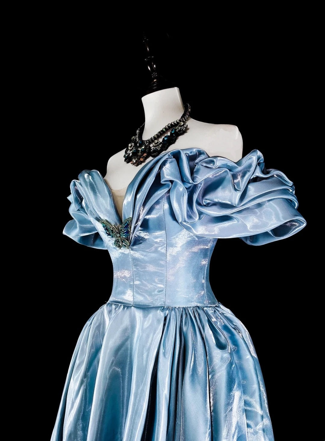 girlhomeshops - Elegantes langes, formelles Ballkleid aus Satin in Blau gh6136