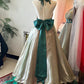 Robe dos nu rétro de luxe : robe évasée cintrée à la taille, tissu satiné, robe de soirée gh6580