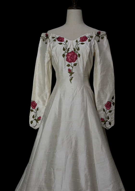 Vintage Off White Long Sleeve Embroidery Fitted Waist Long A-Line Prom & Evening Party Dress gh8500