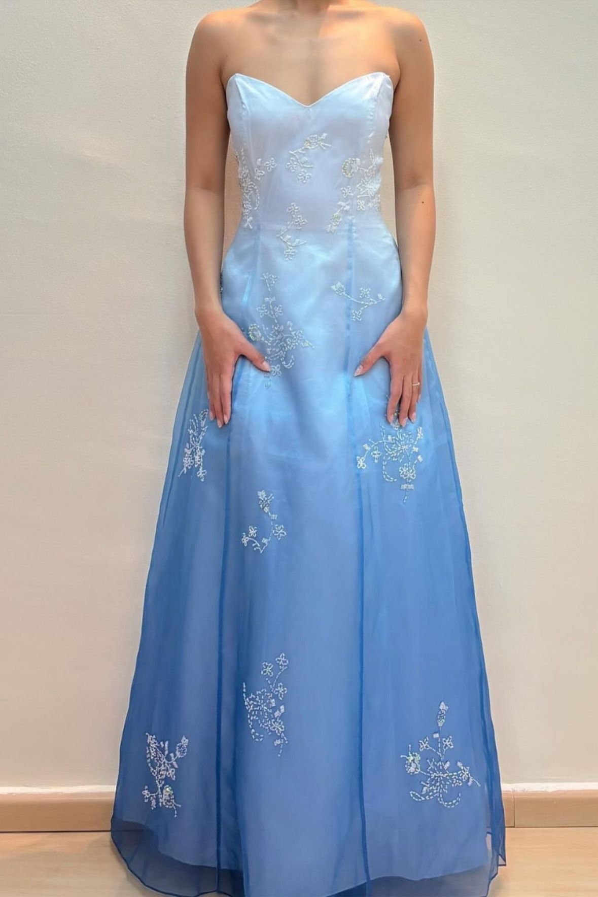 Girlhomeshops--Blue and white exquisite floral fashion gradient tube top long floor-length ball gown graduation dress gh5515