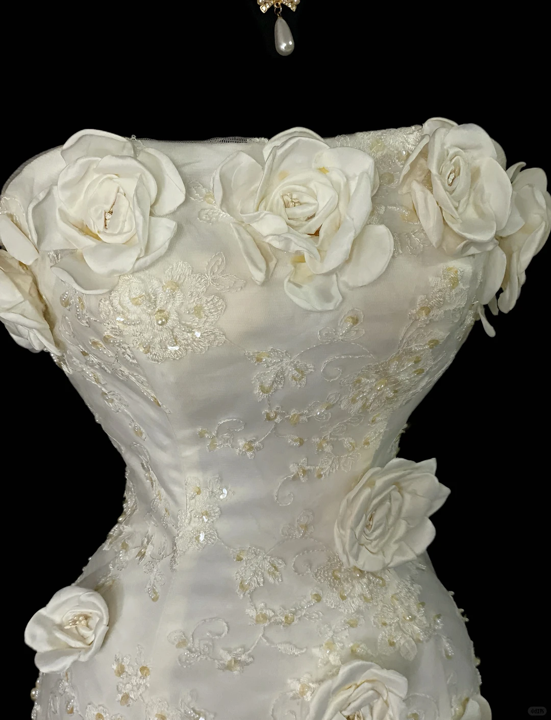 Ivory Vintage Mermaid Wedding Gown, Strapless 3D Rose Floral Appliqués, All‑Over Lace Embroidery, Fitted Waist, Lace Long Train With Scalloped Hem, Romantic Bridal Dress gh8882