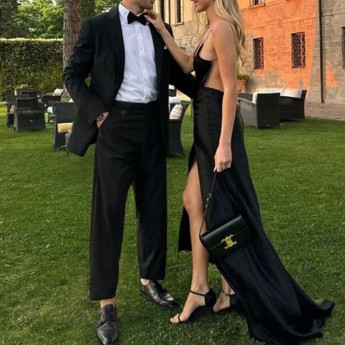 Robe de soirée longue en satin noir élégante et sexy avec fente latérale pour invités de mariage gh3431