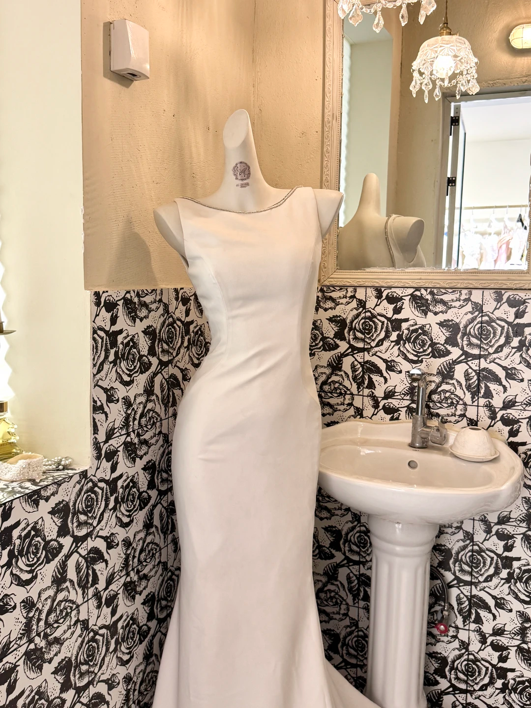White Sleeveless Waist-Cinched Figure-Flattering Sexy Bodycon Long Romantic Dress, Wedding Gown gh7736