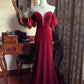 Robe longue sirène à manches bouffantes et épaules dénudées, style mondain vintage | Robe longue en velours bordeaux avec traîne et perles, idéale pour un gala, des fiançailles ou un bal rétro (gh6422)