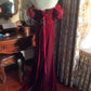 Robe longue sirène à manches bouffantes et épaules dénudées, style mondain vintage | Robe longue en velours bordeaux avec traîne et perles, idéale pour un gala, des fiançailles ou un bal rétro (gh6422)