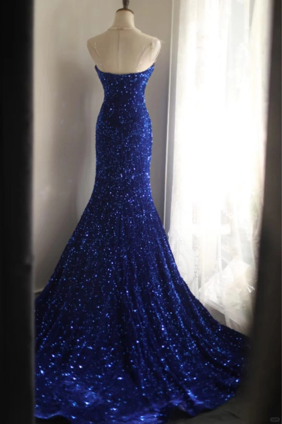 Königsblaues Fischschwanz-Abendkleid aus Samt mit Pailletten und Perlen, seitlicher Schlitz, plissiert, für Hochzeiten, Zeremonien, Geburtstagsfeiern, gh4326