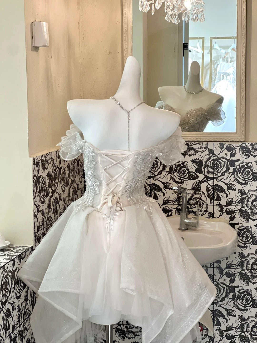 Weiß Glitzernde Perlen Kurzes Tüll Süßes Süßes Homecoming Kleid Geburtstagsparty Kleid Hochzeitskleid gh4263