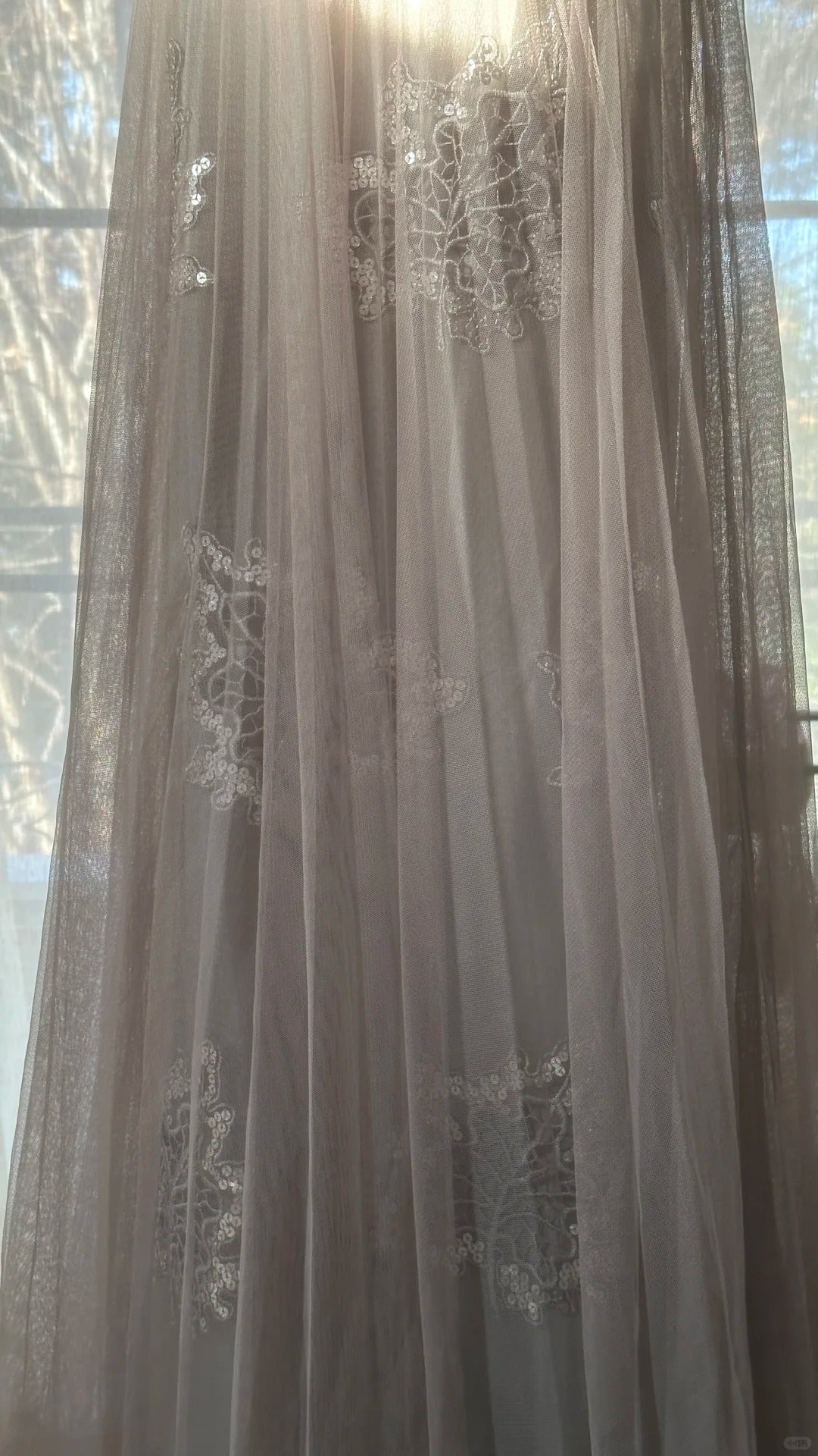 Grau Lila Romantisch Mode Elegant Exquisite Spitze Blumenapplikation Langes Tüll Feen-Ballkleid Abendkleid Geburtstags-/Hochzeitsgast-/Feiertagspartykleid Ballkleid Valentinstags-Date-Kleid Brautjungfernkleid gh4031