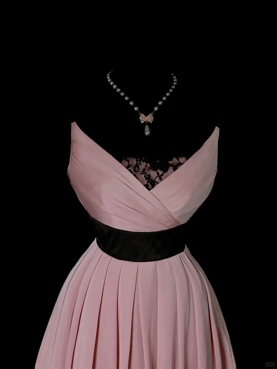 Dusty Pink Vintage Strapless Midi Prom Gown, V‑Neck Wrap Bodice, Lace Back Panel, Black Wide Satin Waistband, Pleated Full Midi Skirt, Wide Black Lace Hem Trim, Retro Elegant Party Photoshoot Dress gh8873