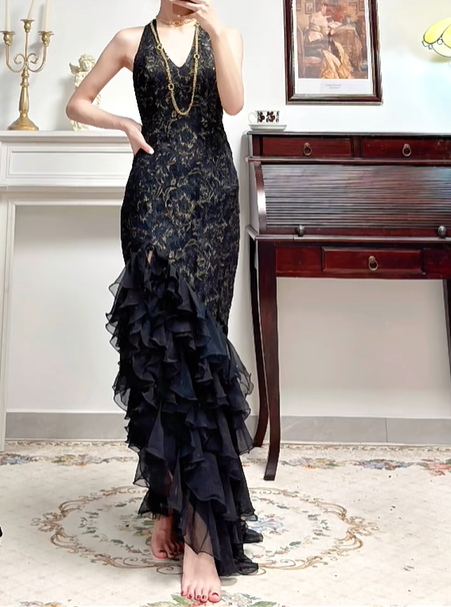 Black‑Gold Vintage Halter V‑Neck Prom Gown, Gold‑Thread Embroidered Lace Bodice, Fitted Bodycon Silhouette, One‑Side High Slit, Tiered Ruffled Asymmetrical Mermaid Skirt, Evening Prom Dress gh8810