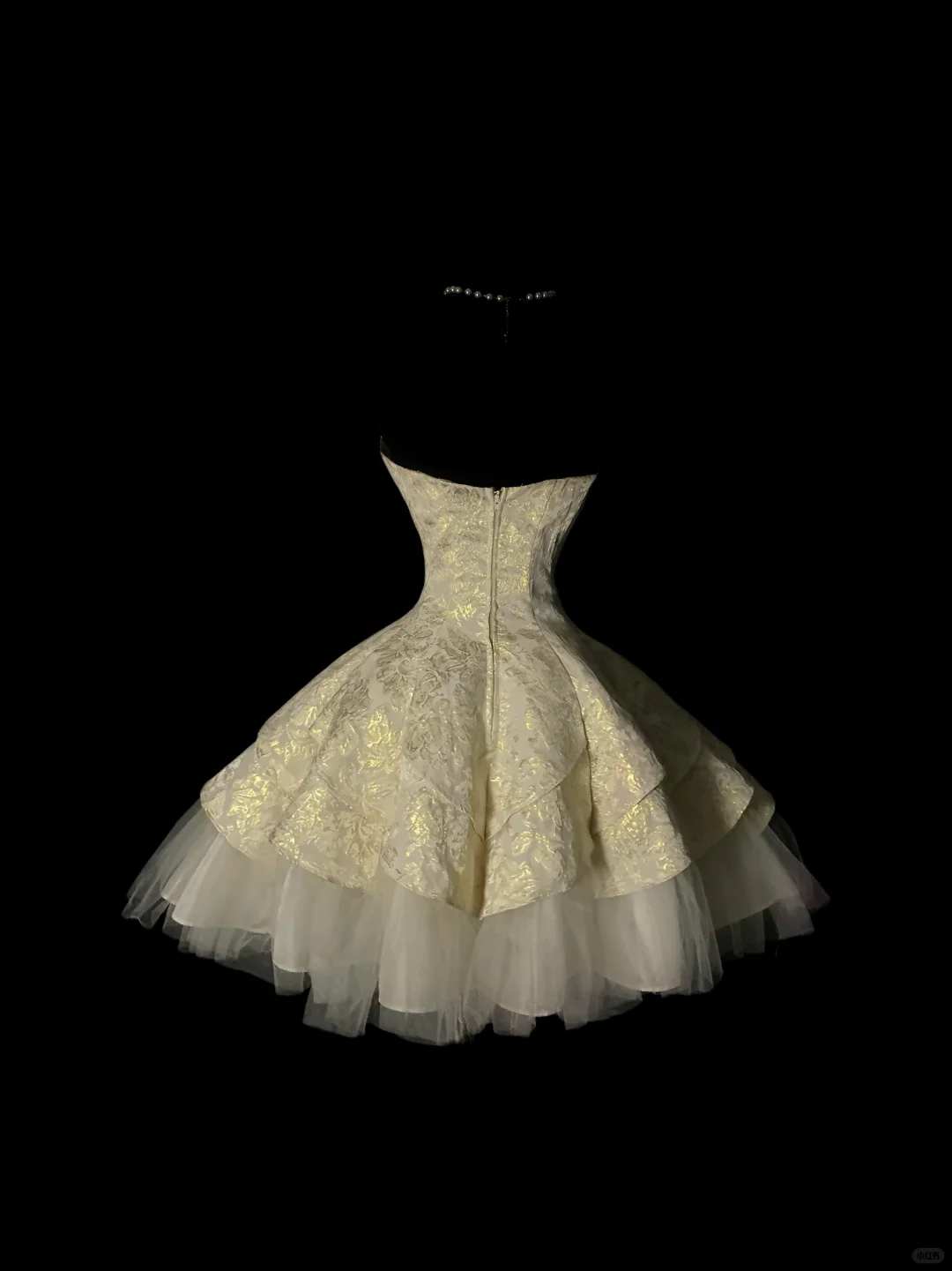 Vintage Gold Brocade Short Prom Dress, Strapless Sweetheart Neck, Fitted Waist, Multi‑Layer Ruffled Skirt, Tulle Underskirt, 50s Retro Cocktail Gown gh8896