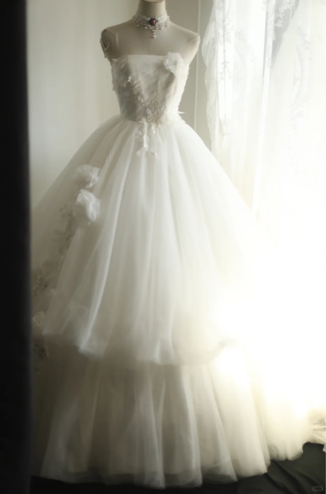 Strapless Ball Gown Wedding Dress, Sweetheart Neck Lace Embroidery 3D Floral Appliqué Two‑Layer Tulle Bridal Gown gh9123
