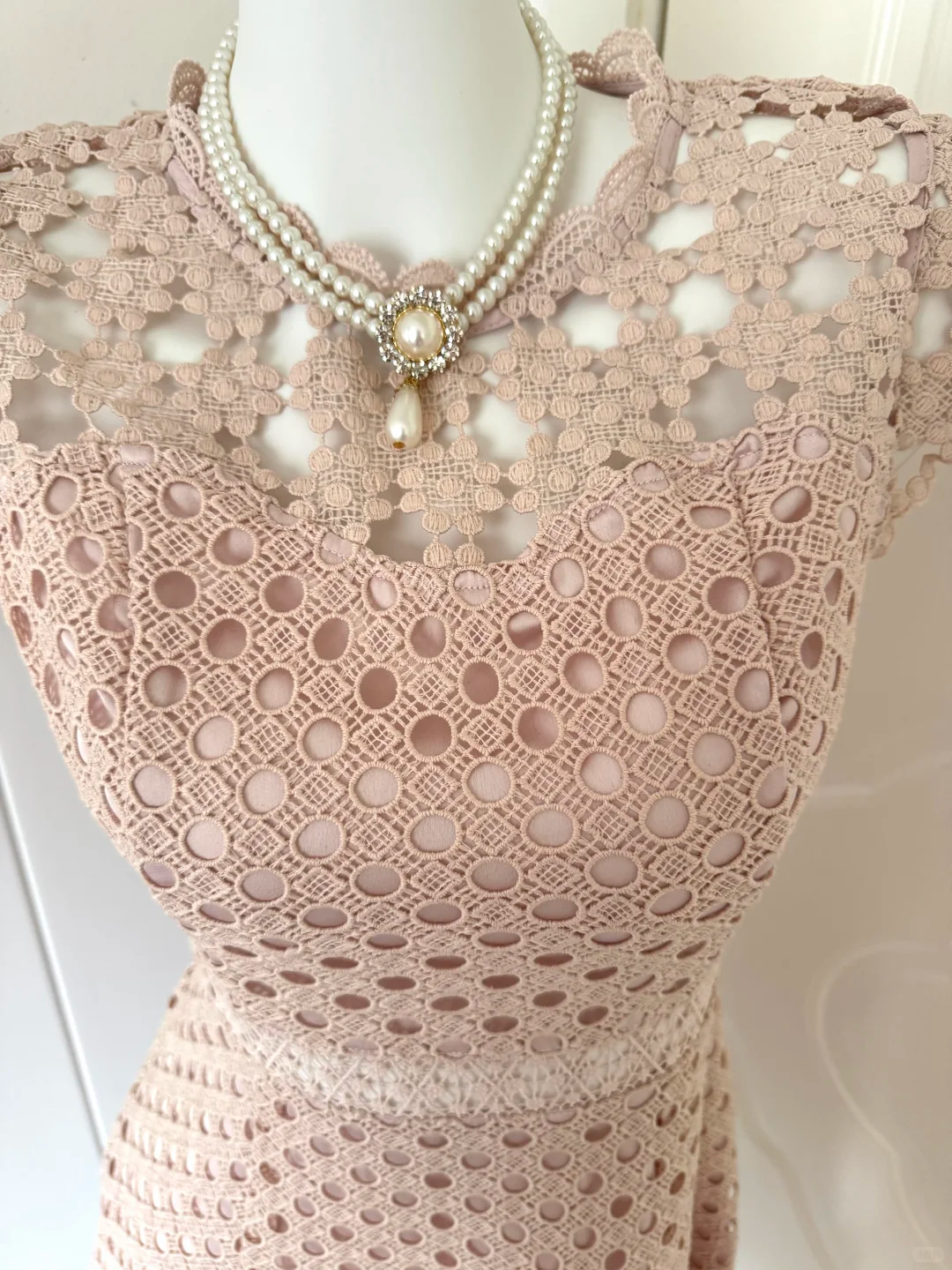 Dusty Pink Lace Short Cocktail Dress, Ruffle Cap Sleeve High‑Waist A‑Line Homecoming Dress gh9145