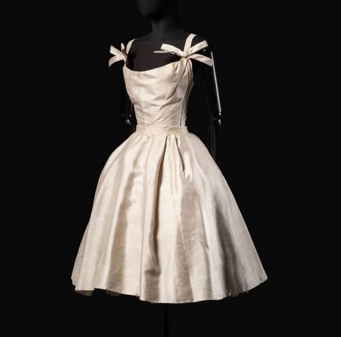 girlhomeshops – Weißes Satin-Kurzkleid im Prinzessinnenstil, elegantes formelles Heimkehrkleid, Hoco-Kleid, gh5598
