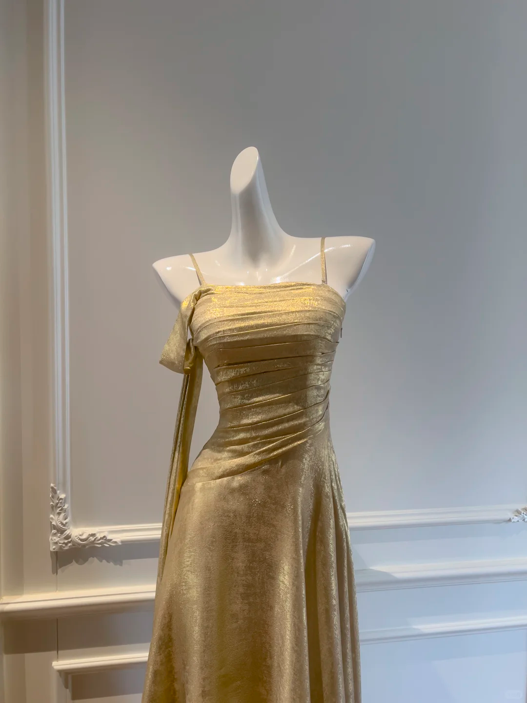 Gold Spaghetti Strap Long Evening Gown, Square Neck Ruched Bodice, Side Bow Sash Detail, High Waist, Draped A‑Line Midi Skirt, Metallic Jacquard Party Prom Dress gh8921