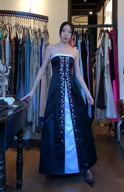 Strapless Black Satin Evening Gown White Floral Embroidery Contrast Liner Front Slit Vintage Long Prom Dress gh9700