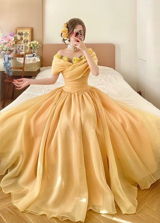 Robe de bal victorienne longue en organza jaune crème, épaules dénudées, ornée de roses 3D (gh6736)