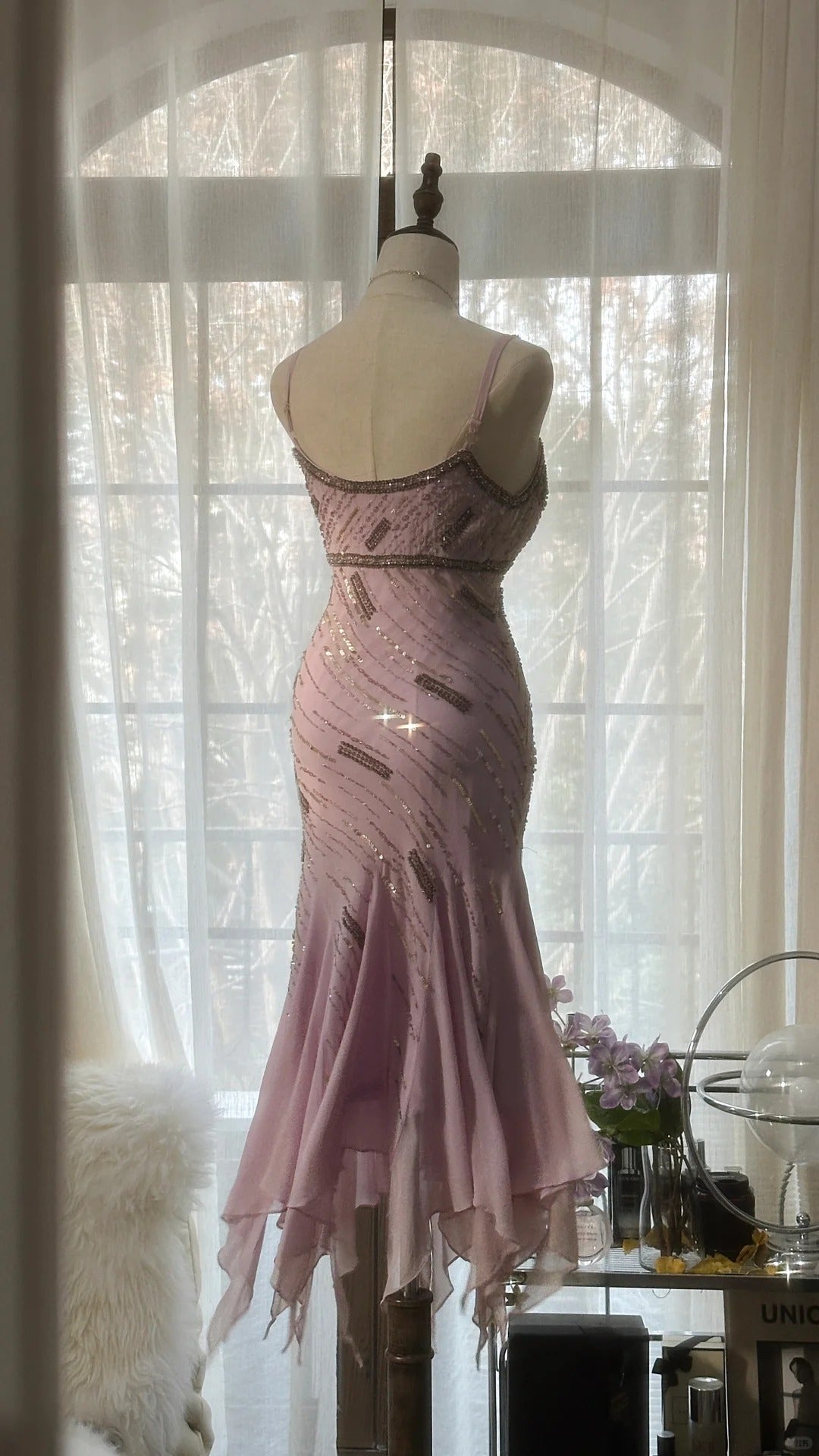 Blassrosa, elegantes, modisches, raffiniertes, perlenbesetztes, herzförmiger Ausschnitt, Spaghettiträger, langes Chiffon-Kleid mit Rüschen, Heimkehrkleid, Ballkleid, Abendkleid, Geburtstags-/Urlaubspartykleid, Ballkleid gh4067