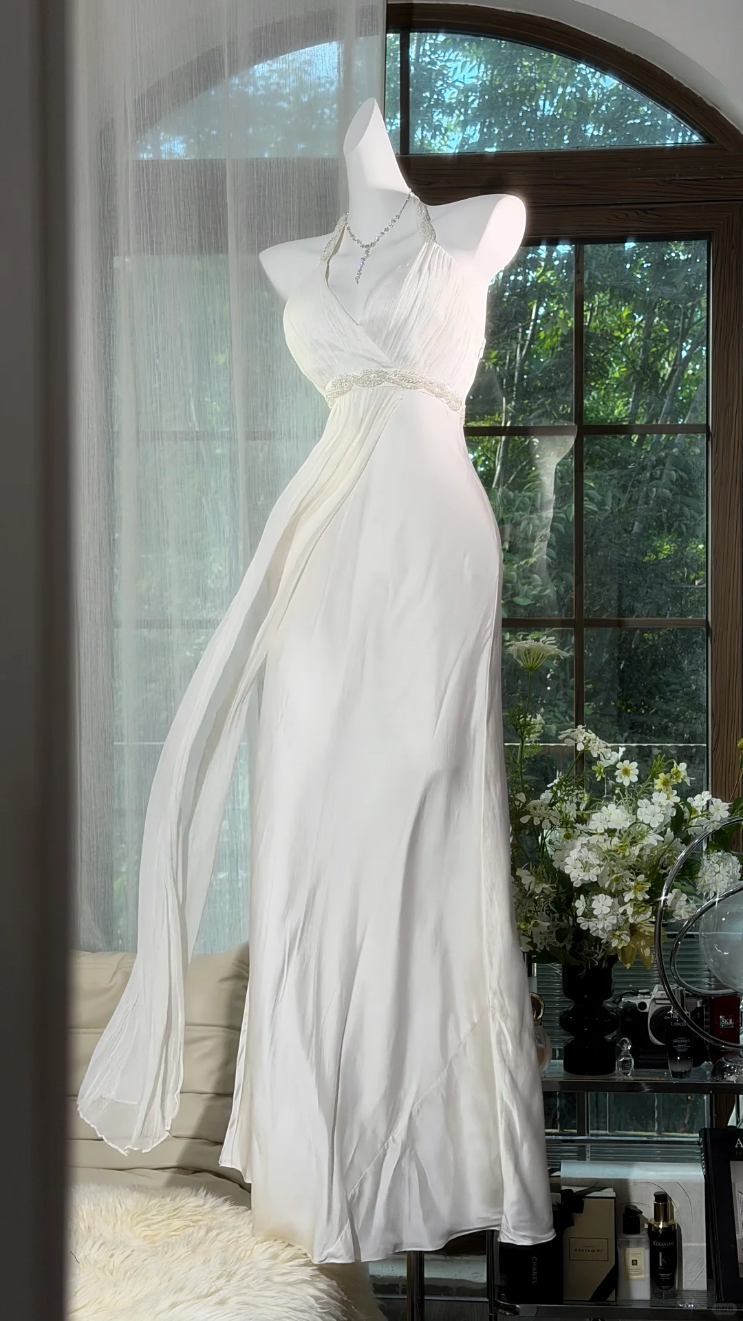 White Halter V-Neck Crinkled Chiffon Long Evening Dress, Beaded Waist A-Line Flowy Formal Gown gh9505