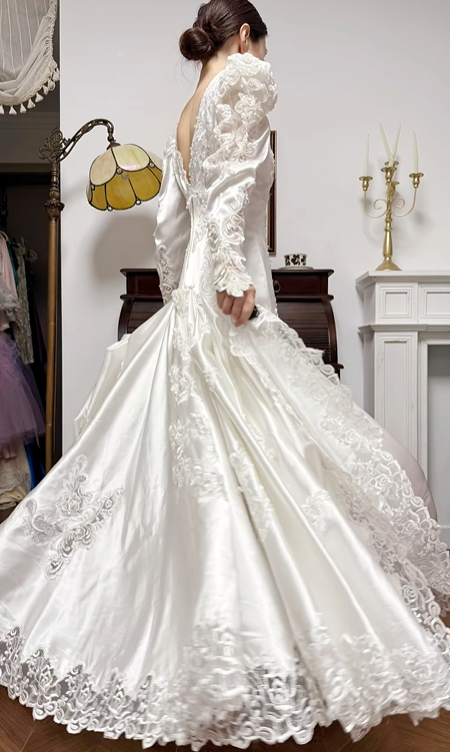 Ivory Vintage Satin Wedding Gown, V‑Neck Puff Long Sleeves, All‑Over Lace Appliqués Fitted Mermaid Silhouette, Lace Hem, Long Satin Train, Bridal Prom Dress gh8736