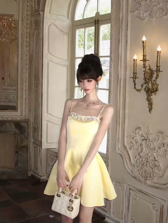Pale Yellow Satin Homecoming Dress Spaghetti Straps Rhinestone Short Prom Dress gh9403