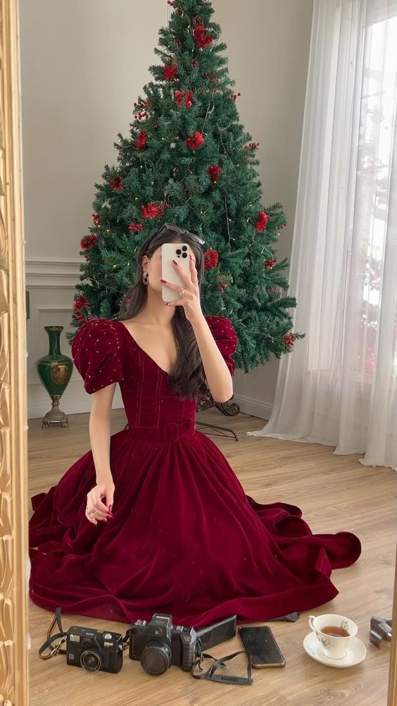 Burgundy Velvet V Neck Short Puff Sleeve Beaded A-Line Long Floor Length Ball Gown Evening Dress Christmas Party Dress gh3042