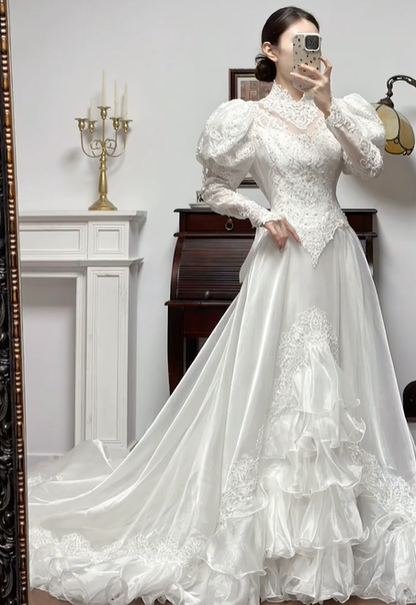 Ivory Vintage Lace High‑Neck Statement Puff‑Sleeve Beaded Pointed‑Bodice Long Train Wedding Dress gh8777