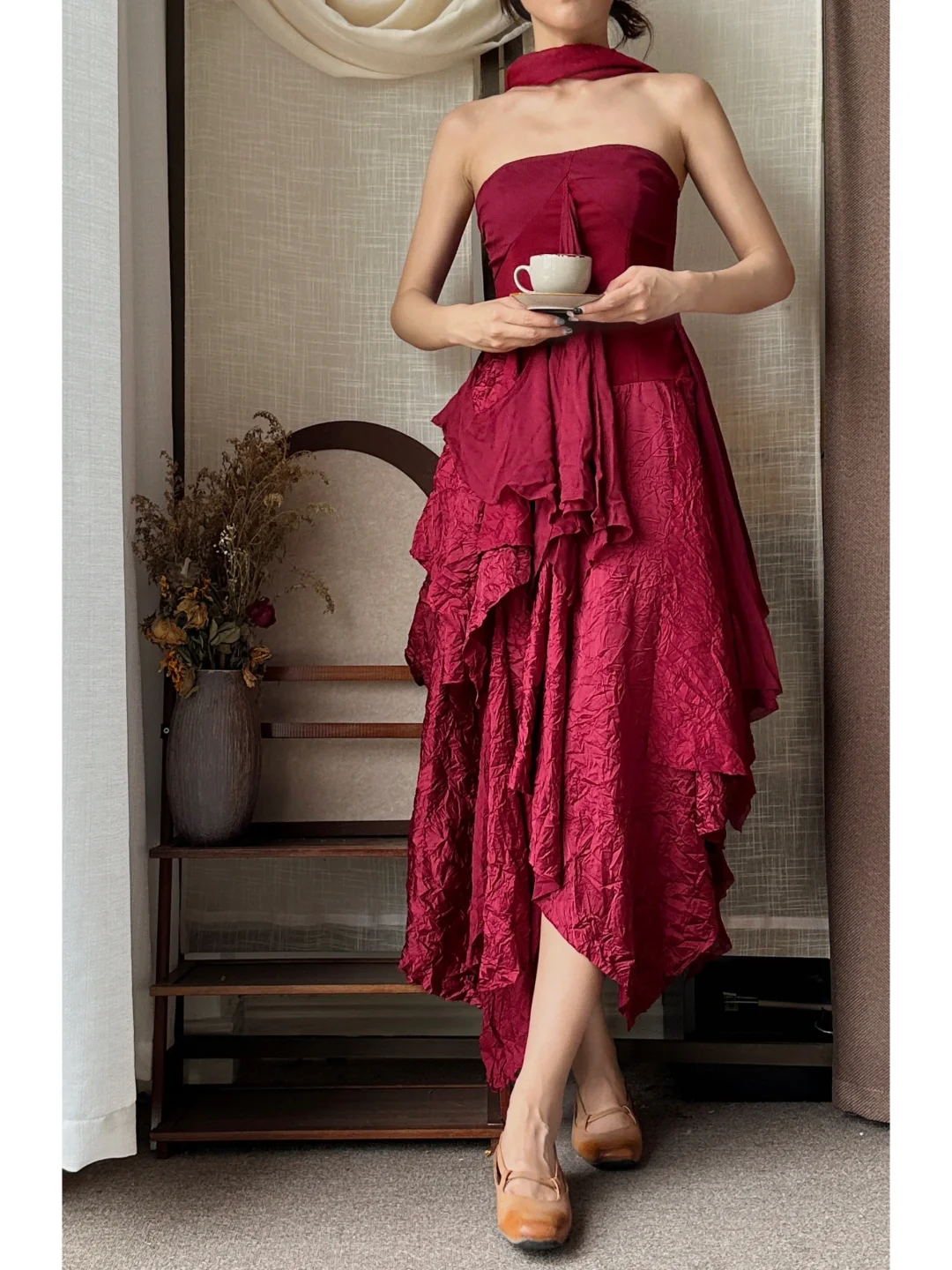 Burgundy‑Strapless‑Asymmetrical‑Gown Detachable‑Halter‑Sash Crinkle‑Textured‑Fabric Multi‑Layer‑Tattered‑Ruffle‑High‑Slit‑Skirt Retro‑Boho‑Photoshoot‑Evening‑Dress gh8853