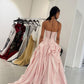 Elegantes, trägerloses Abendkleid im französischen Luxusstil | Rosafarbenes Satin-Maxikleid mit Raffungen und Schleppe für Galas, Verlobungen und exklusive gesellschaftliche Anlässe gh6436