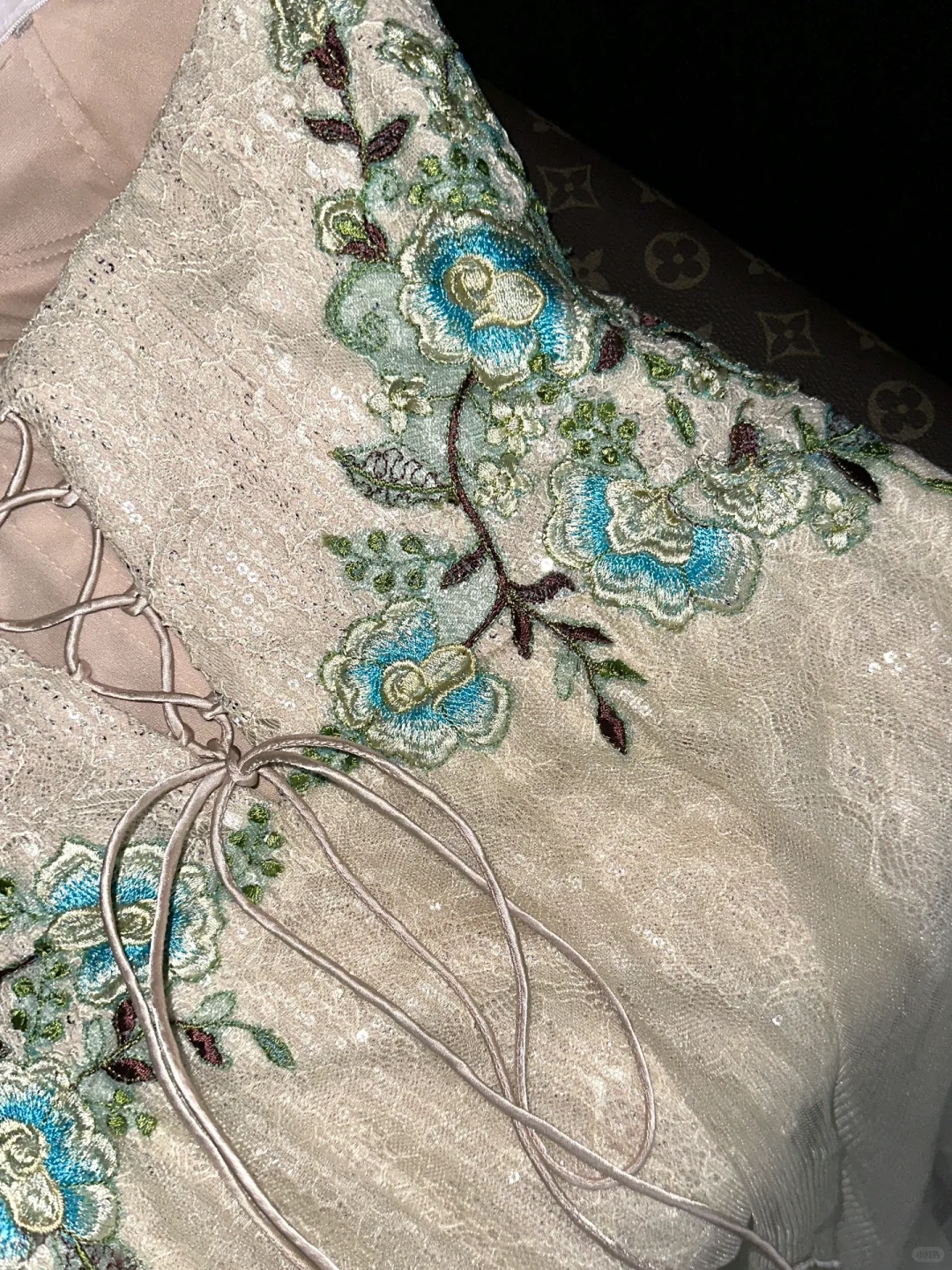 Robe de soirée longue en tulle blanc et perles, magnifique modèle gh4417