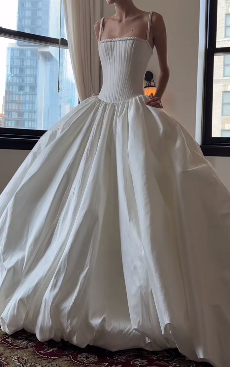 Ärmelloses Vintage-Prinzessinnenkleid mit Spaghettiträgern | Tailliertes Ballkleid aus Satin für Hochzeit, Verlobung, elegante Dinnerparty gh6419