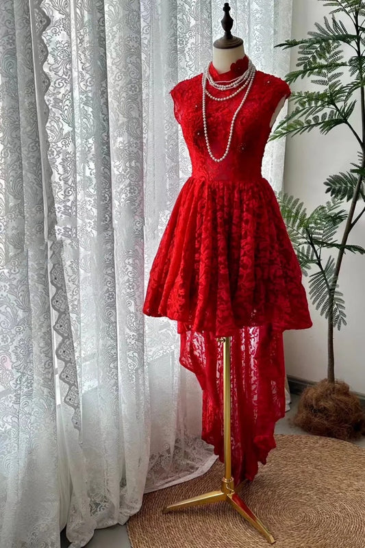 Leuchtend rotes Spitzenkleid mit Stehkragen: Asymmetrischer Saum, ärmellos, tailliert, Retro-Minikleid für Partys gh6582