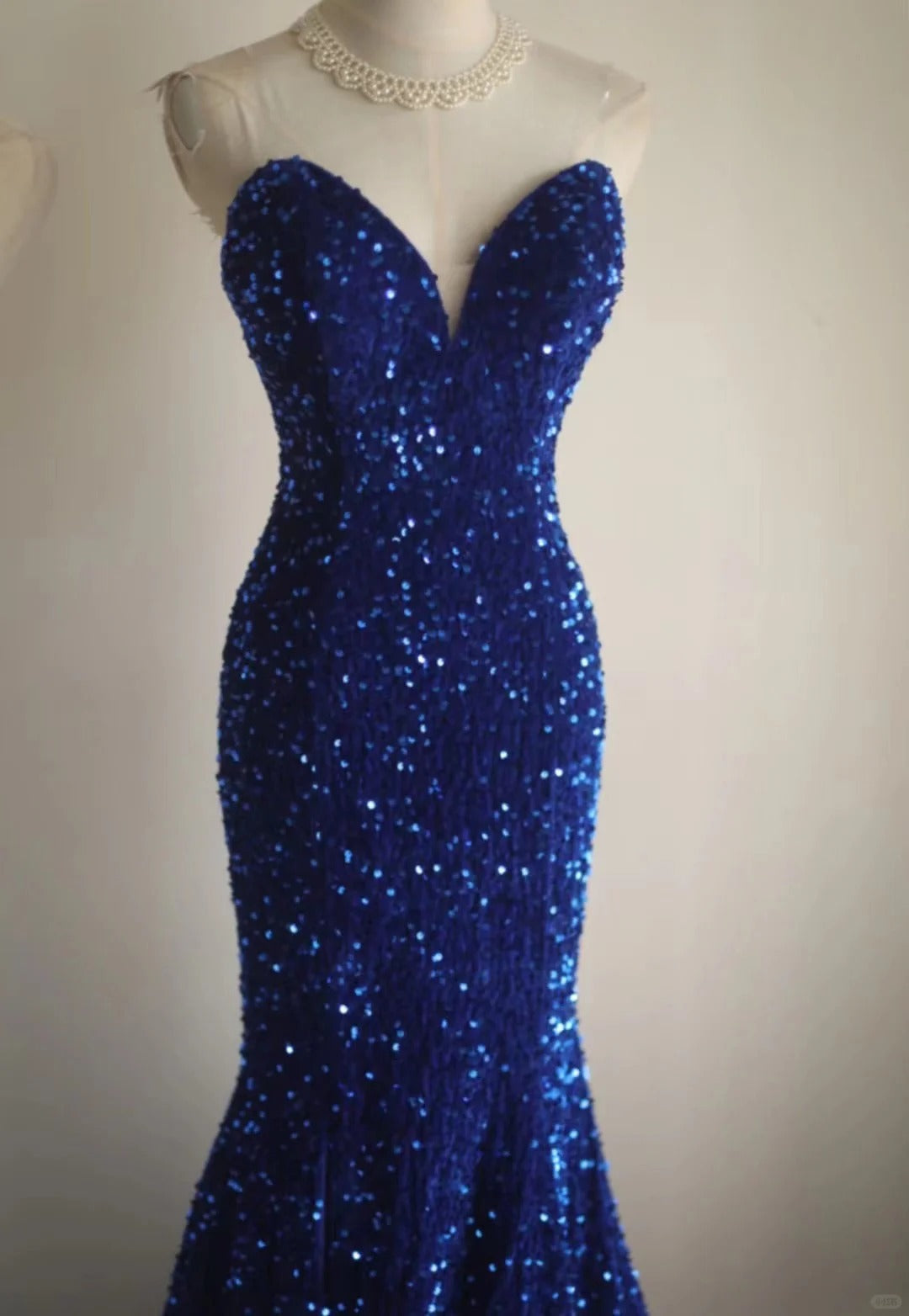 Königsblaues Fischschwanz-Abendkleid aus Samt mit Pailletten und Perlen, seitlicher Schlitz, plissiert, für Hochzeiten, Zeremonien, Geburtstagsfeiern, gh4326
