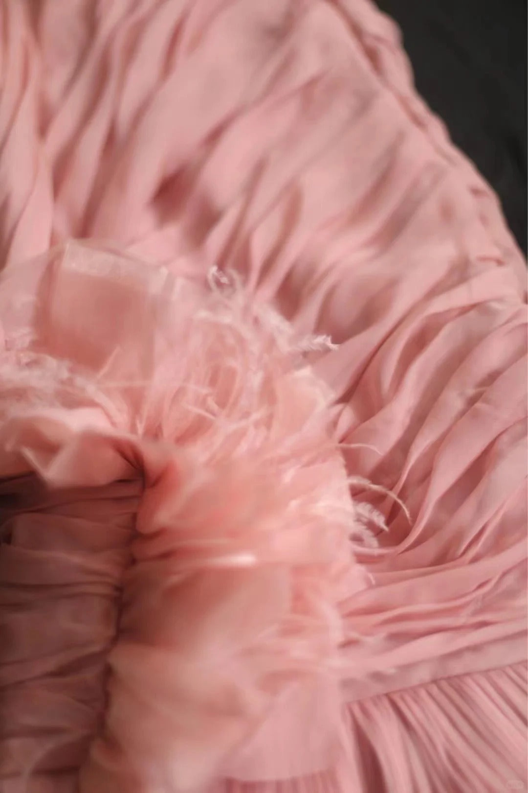 Rosa elegantes einzigartiges langes Tüll-Schrägschnitt-unregelmäßiges Plissee-Fischschwanz-Ballkleid-Dinnerparty-Abendkleid-Hochzeits-Erwachsenenzeremonie-Geburtstagsparty gh4079