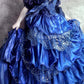 Une magnifique robe de bal longue en tulle bleu scintillant gh6848