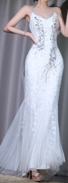 ✨Girlhomeshops-White Rhinestone Beaded Mermaid Gown Halter V Neck Tulle gh10130
