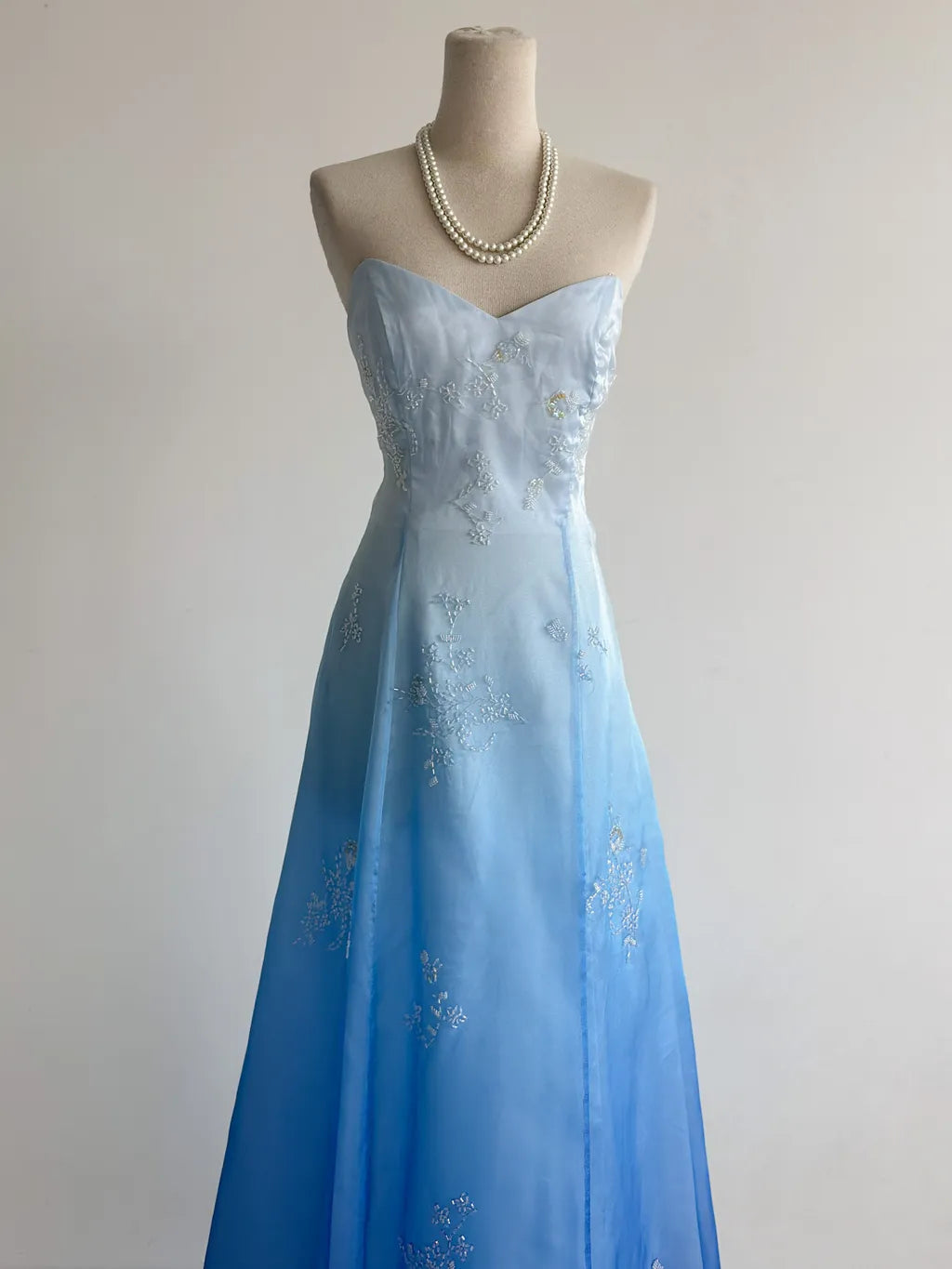 Girlhomeshops--Blue and white exquisite floral fashion gradient tube top long floor-length ball gown graduation dress gh5515