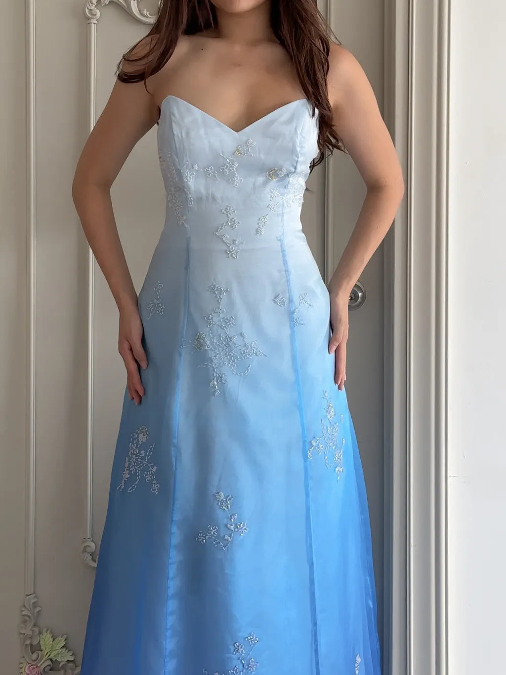 Girlhomeshops--Blue and white exquisite floral fashion gradient tube top long floor-length ball gown graduation dress gh5515