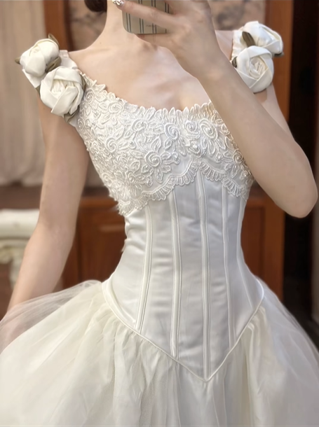 White Vintage Tulle Wedding Prom Dress, Square Neck Puff Sheer Lace Sleeves, Lace Appliqués, Multi‑Tier Ruffle Long Train gh8718