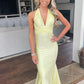 Robe de soirée longue en satin à col en V et à coupe ajustée en queue de poisson jaune gh3369