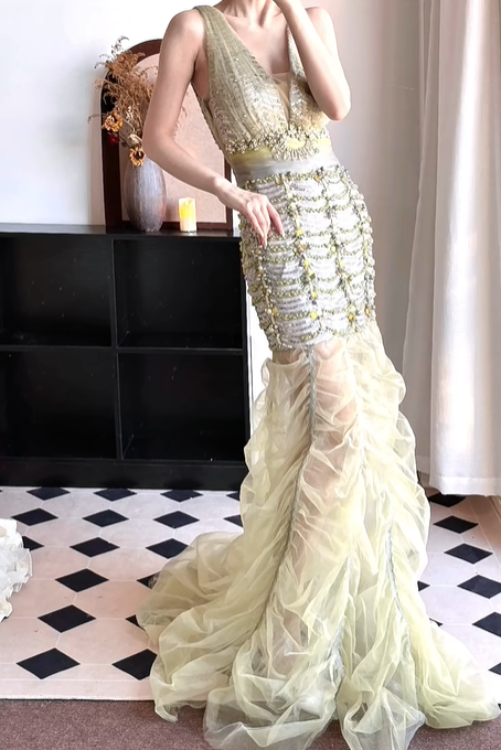 Light‑Mint‑Green‑Vintage‑Gown V‑Neck‑Sleeveless Heavy‑Beaded‑Sequins‑Yellow‑Green‑Tones Bodycon‑Mermaid Crinkled‑Sheer‑Tulle‑Skirt Chapel‑Train Palace‑Style‑Evening‑Prom‑Dress gh8827