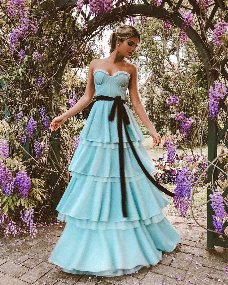 Robe de soirée élégante longue en tulle à volants et à manches longues, haut tube blanc, gh3364