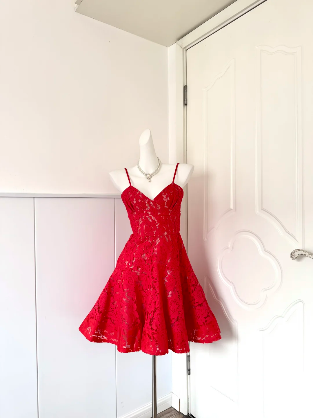 Women Red Homecoming Dress, Spaghetti Strap V‑Neck All‑Over Floral Lace Fabric High Waist Flared A‑Line Mini Cocktail Party Dress gh9225